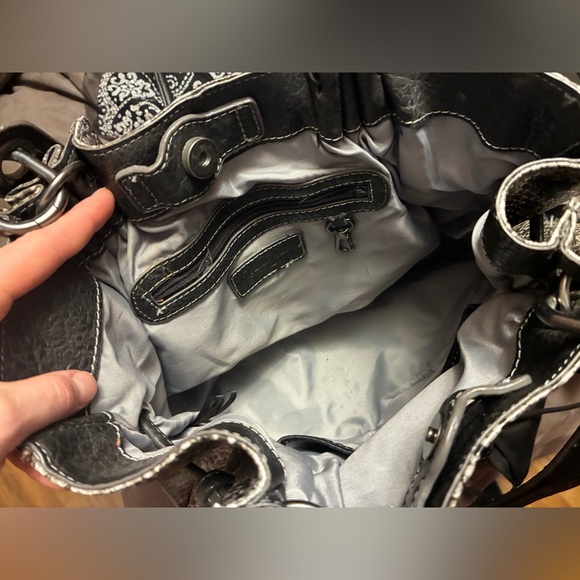 Jessica Simpson Black and Gray Snakeskin Shoulder Bag - Picture 3 of 5